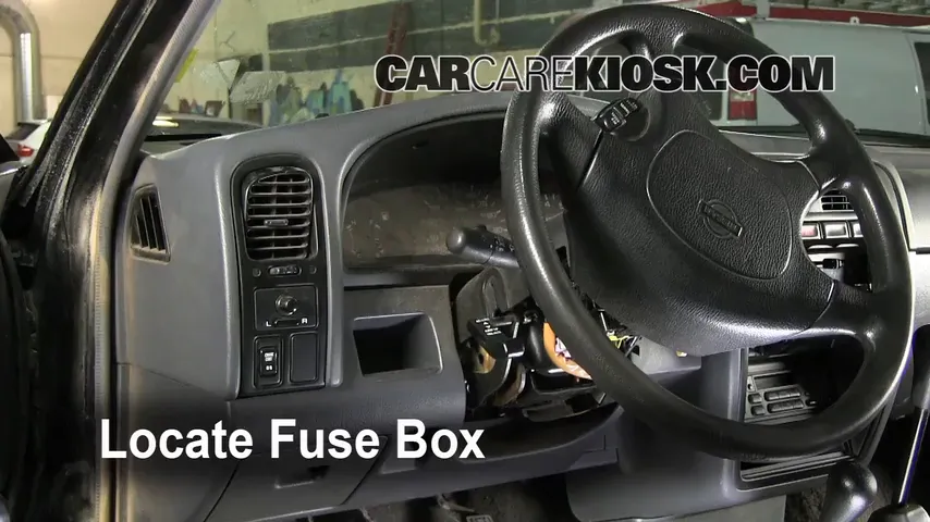 1995 Nissan Pickup XE 3.0L V6 Extended Cab Pickup Fuse (Interior) Replace
